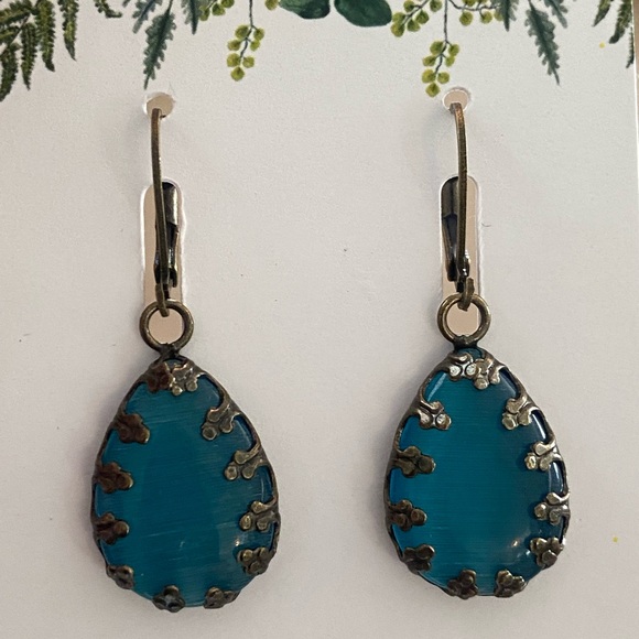 Cats eye smooth Blue Teardrop Earrings - Picture 3 of 5